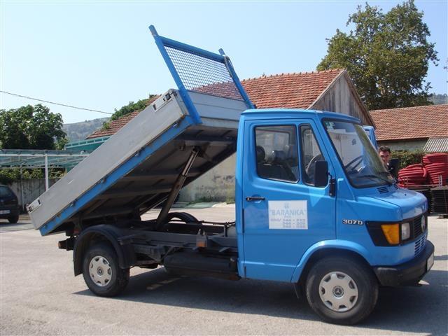 Mercedes Benz 307   