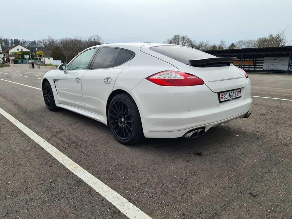 Porsche-PANAMERA-4S--s