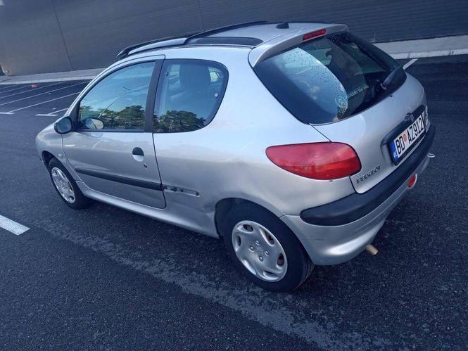 Pežo 206 1600benzin 2002g