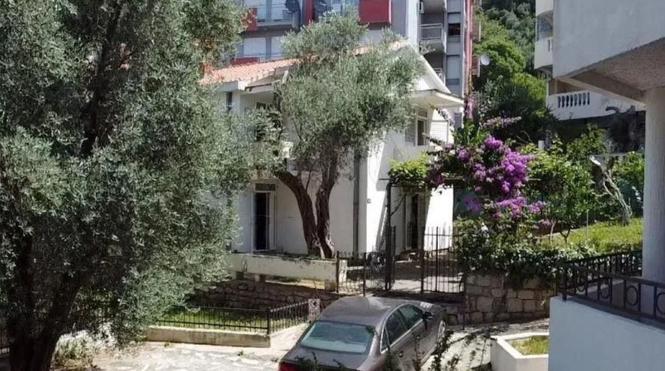 Kuća na prodaju Petrovac na Moru (Budva)