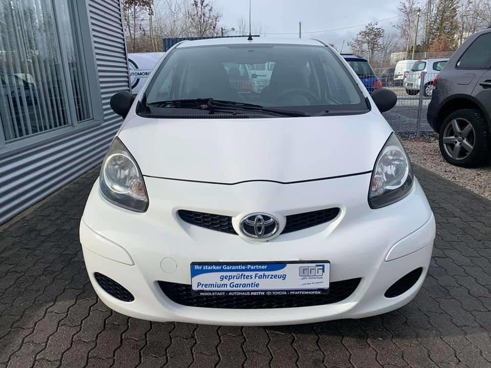 --PRODAJE-SE-TOYOTA-AYGO
