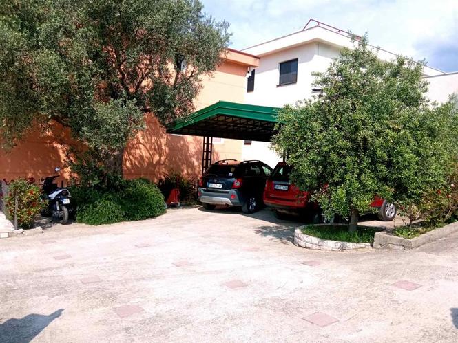 Prodajem kucu Bar-bjelisi