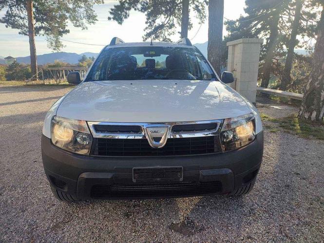 DACIA DUSTER 1.5 dCi 4×4 2010.godište - 6.500€