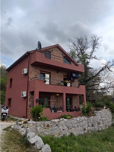 Kuca 200m2
