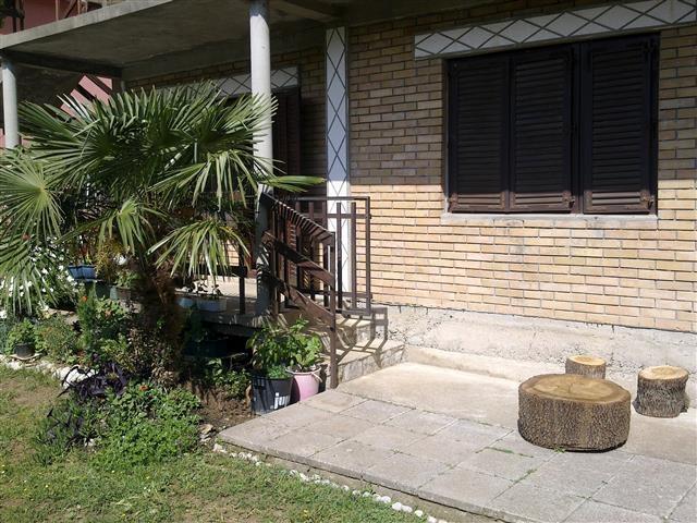 Kuca 200m2 u Baru