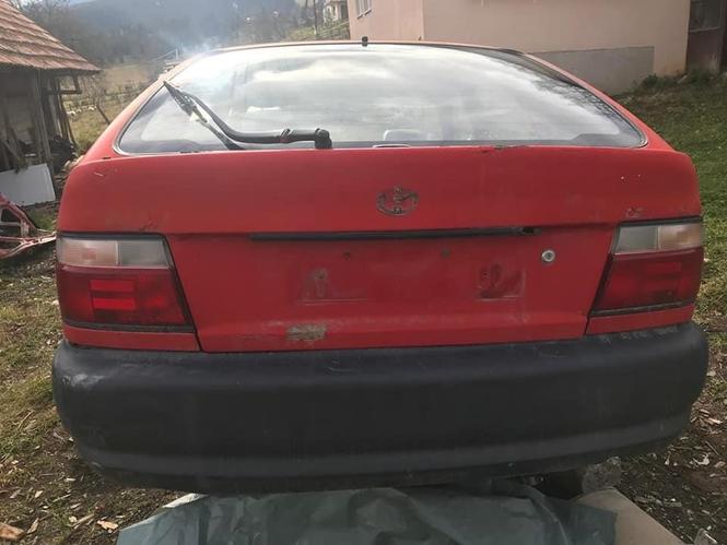 Prodajem auto u delove ili komplet