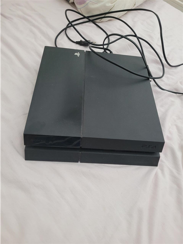 Prodajem sony ps4 