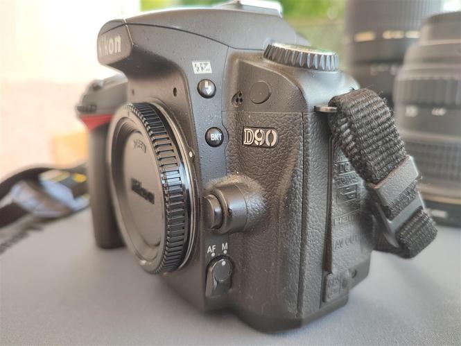 Nikon d-90
