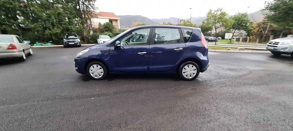 Renault--Scenic-1-5-dci