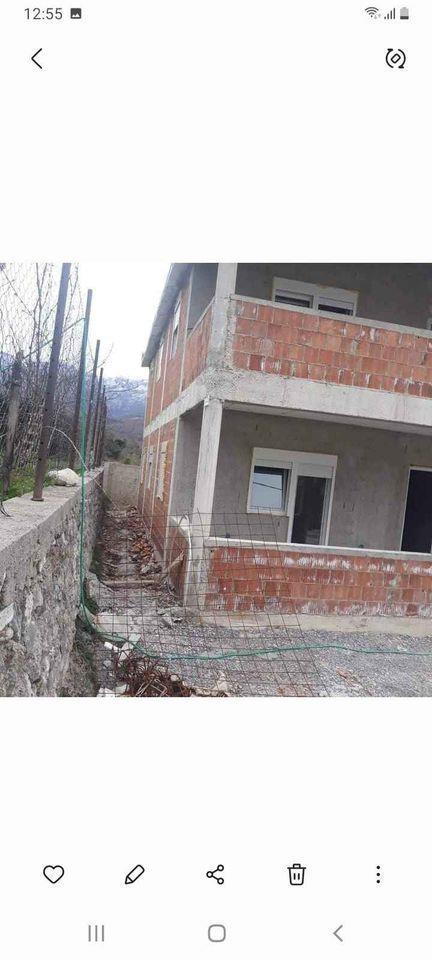 Bar-prodajem-kuću-068313719