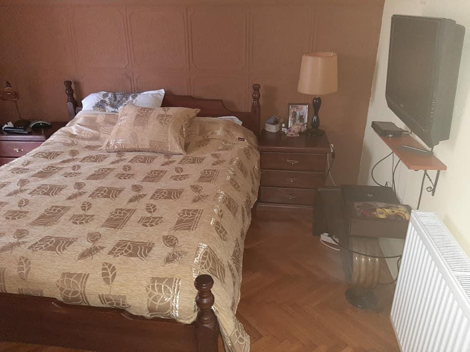 Izdajem-trosoban-stan-u-Podgorici