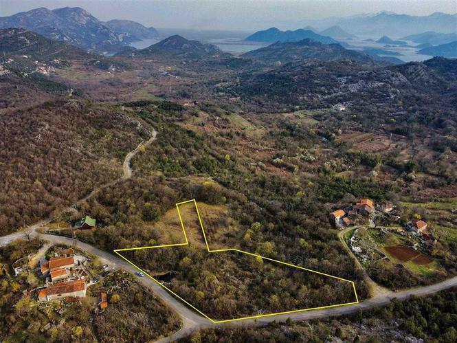 Plan na putu prema Rijeci Crnojevica 5800m2. Prodaja 