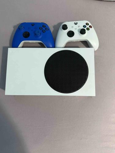 Xbox serie S sa 2 kontrolera koristen 6 mj