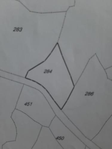 PRODAJEM PLAC SA ZAPOČETIM OBJEKTOM