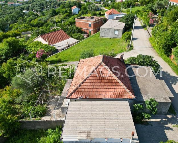 Old house with a great sea view