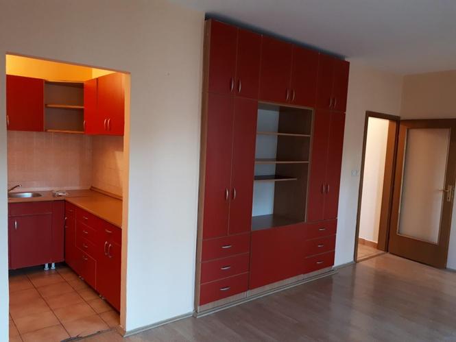 PRODAJA, GARSONJERA  CIJEVNA COMERC