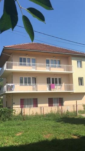Ogromna kuca 350m2 u bijelo polje 