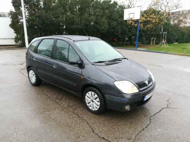 RENO SENIK  1.6 BENZIN KIL 79.GOD  2002 AUTO OCUVANO ODLICNO