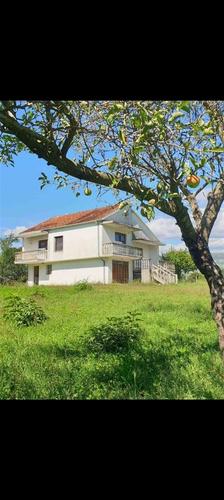 Prodajem kuću sa zemljištem 4557m²