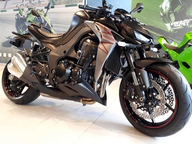 kawasaki Z1000 motorcycle