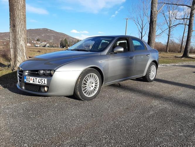Alfa Romeo 159