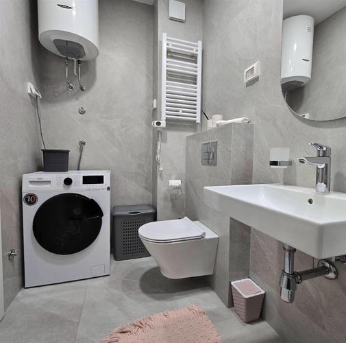 IZDAVANJE!!!Jednosoban stan, 47m2,Podgorica,Central point