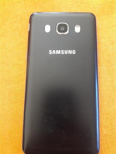 prodajem telefon j5 2016god