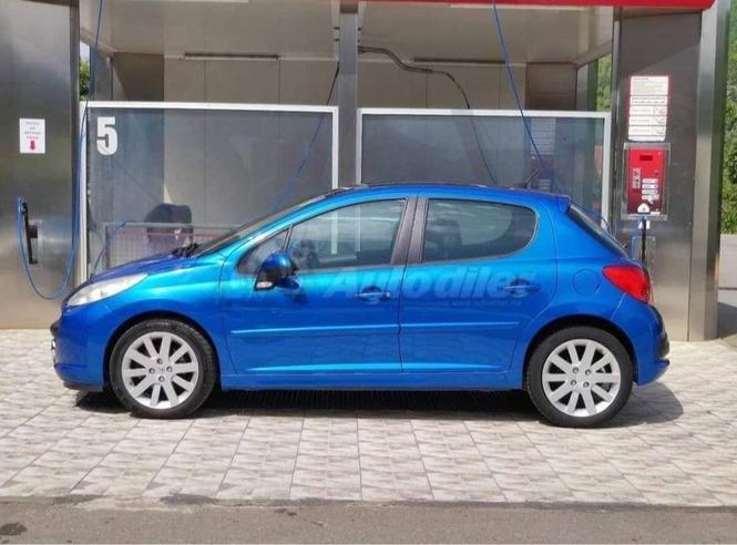 Pezo 207 Automatik!1.6 beznin!