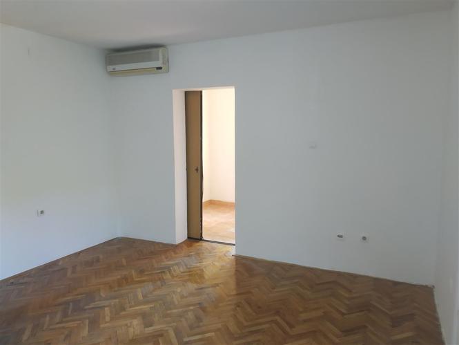 Prodajem jednosoban stan 50m2 na Starom aerodromu