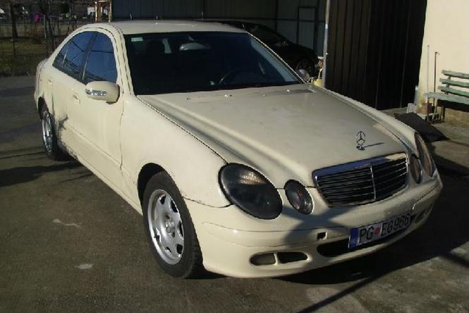 Mercedes Benz  E 200 cdi -06