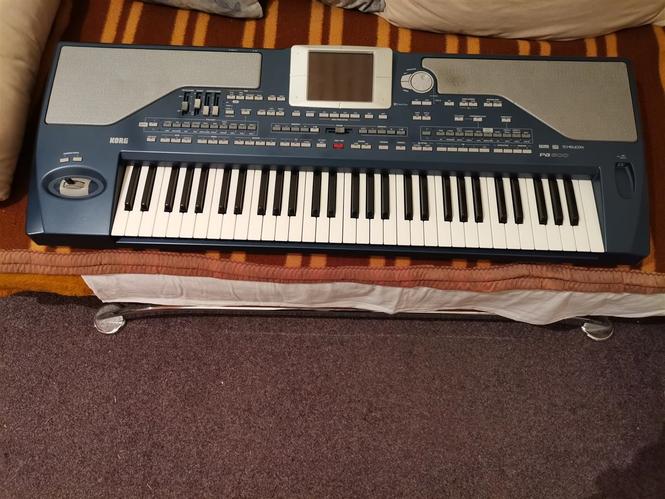 Korg pa 800 V2