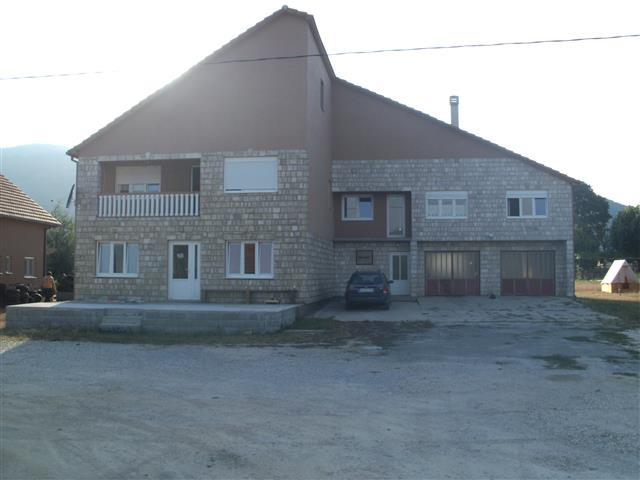 Stambeno-posloven objekt 500 m2 - Niksic
