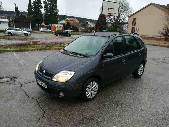 RENO SENIK  1.6 BENZIN KIL 79.GOD  2002 AUTO OCUVANO ODLICNO