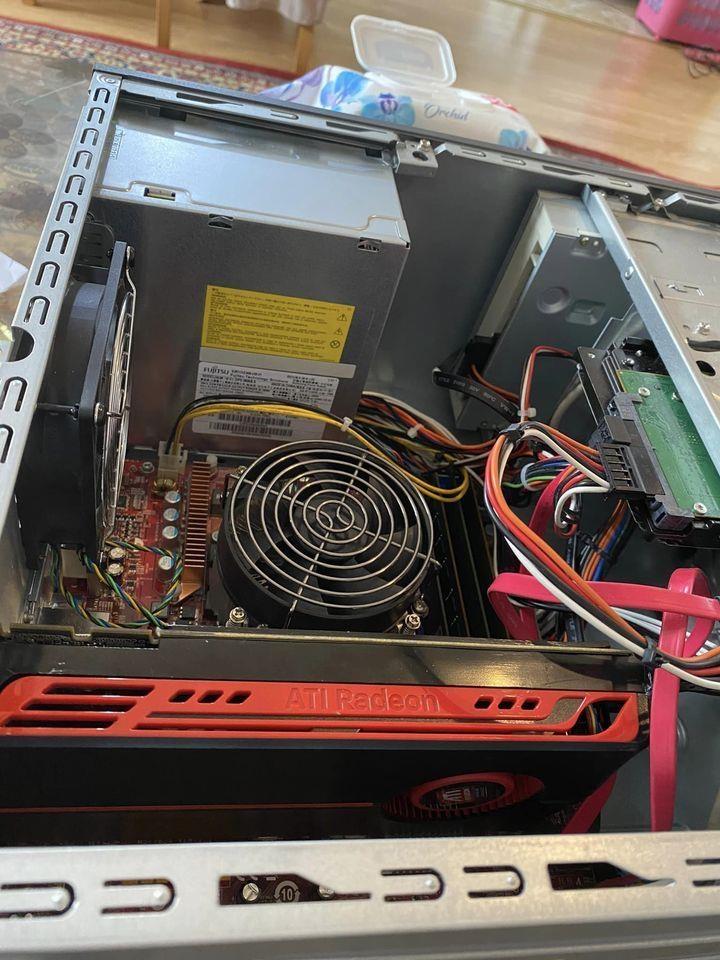 Kompjuter-pc-Fujitsu-Siemens-original