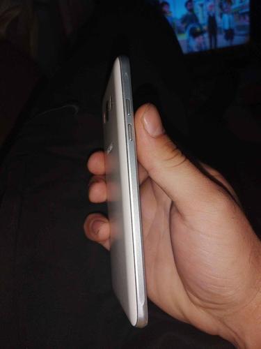 SAMSUNG J5 6 U DOBROM STANJU. OČUVAN Max. SIM FRE.
