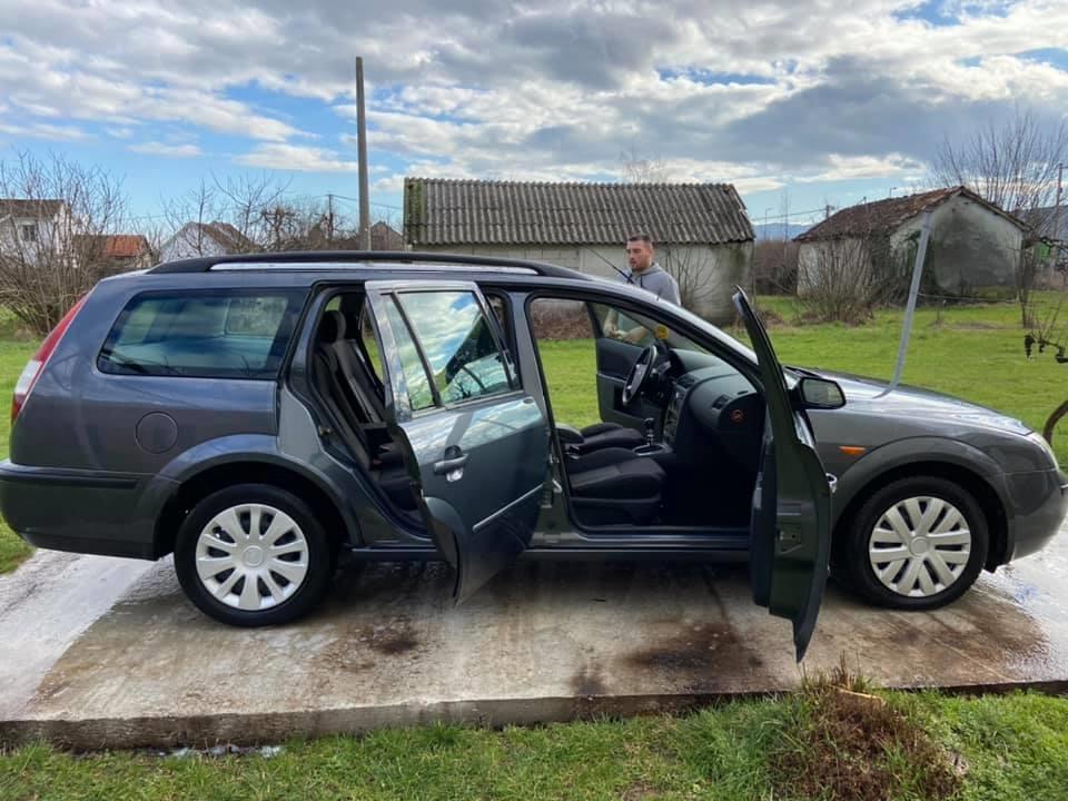 Ford-Mondeo
