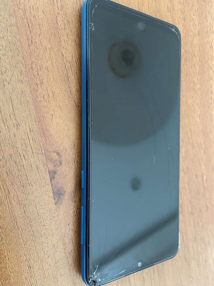 Samsung-a02-napuklo-staklo-vidi-se-po-slici