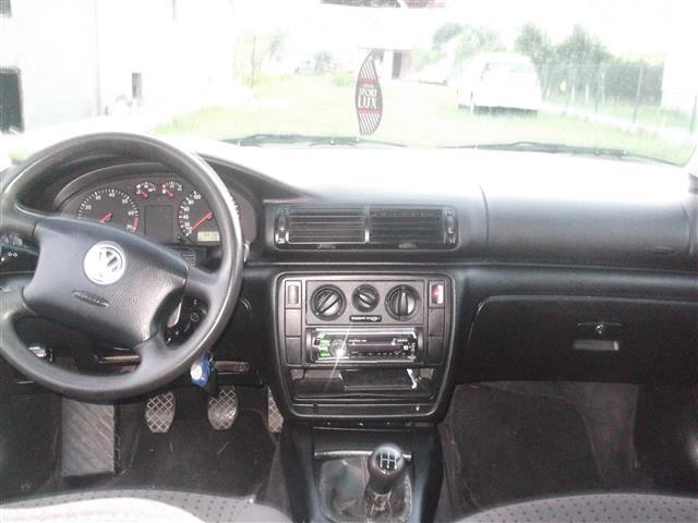 VW-Passat--1-6---98-registrovan