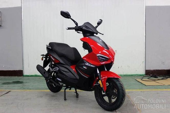 Prodaje se novi motor.