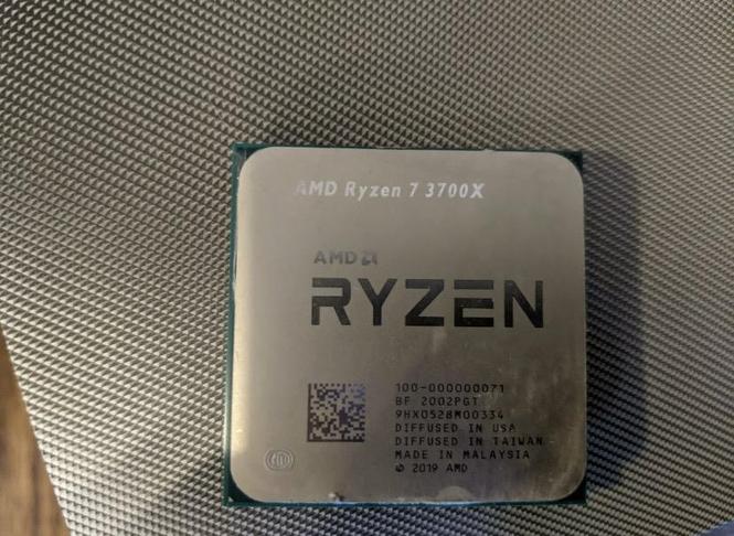 RYZEN 7 3700X