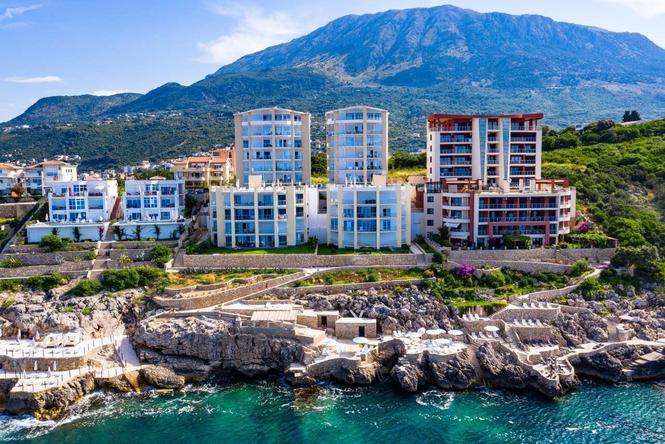 DVOSOBAN STAN NA SAMOJ OBALI MORA