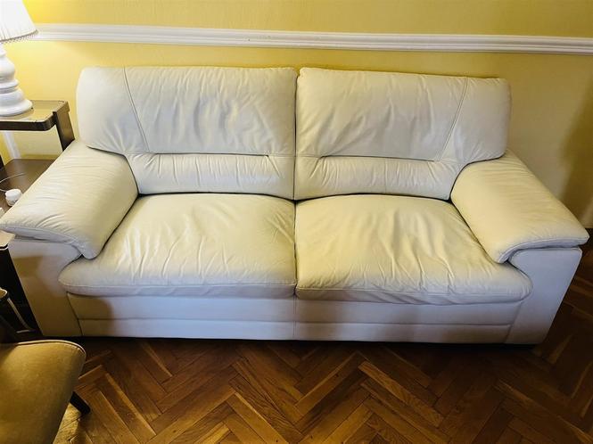 Prodajem kožni trosjed i dvosjed