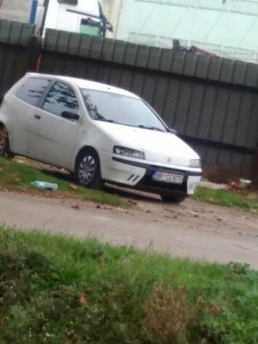Na prodaju fijat PUNTO 1.9jtd 59 kw Mali potrosac nije reg 2