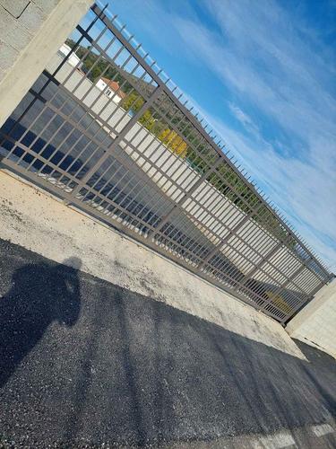 Izdaje se plac