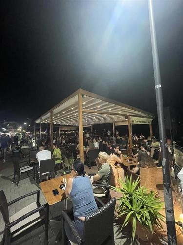 Izdaje se caffe pizzeria Dominicana na moru Herceg Novi