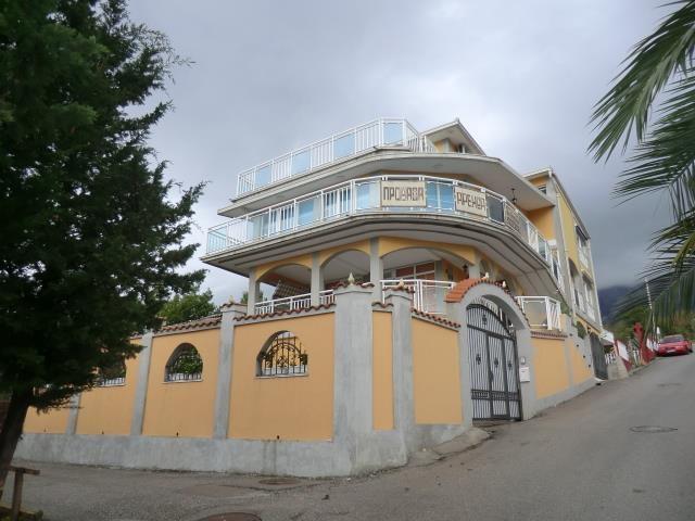 Vila od 400m2 Budva