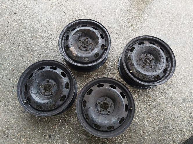 PRODAJEM CELICNE FELNE 15ce 5X100