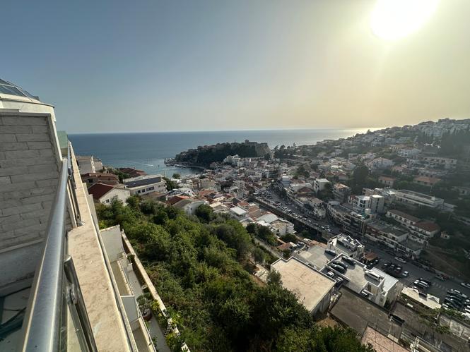 Četvorosoban stan 115 m² + 250 m² terasa – Ulcinj (Pinješ)
