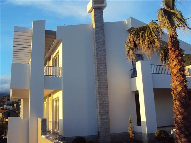 Villu od 380m2 u Baru  