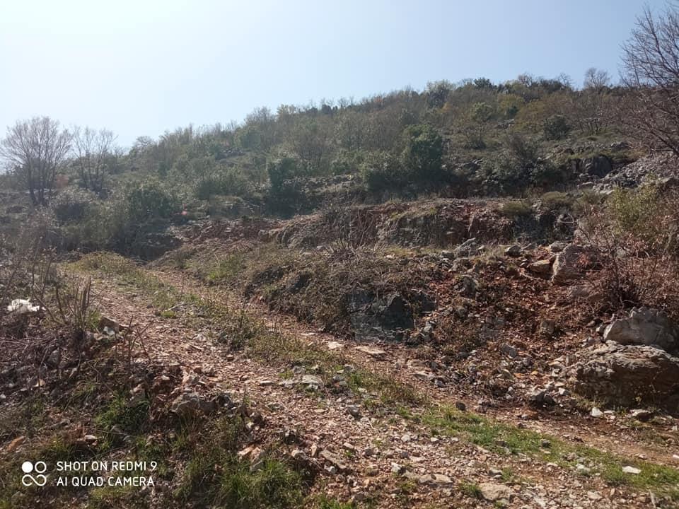PRODAJA-Podgorica-Rogami--Mojkovacko-naselje--plac400m2-van-